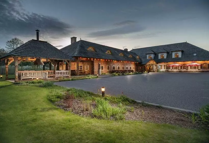 ホテル Lipowy Gościniec