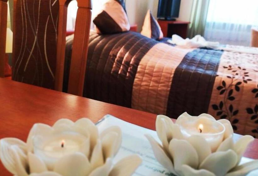 ホテル Restauracja Kwisa 1