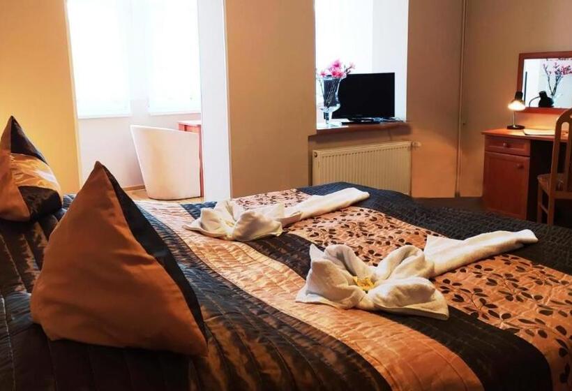 ホテル Restauracja Kwisa 1