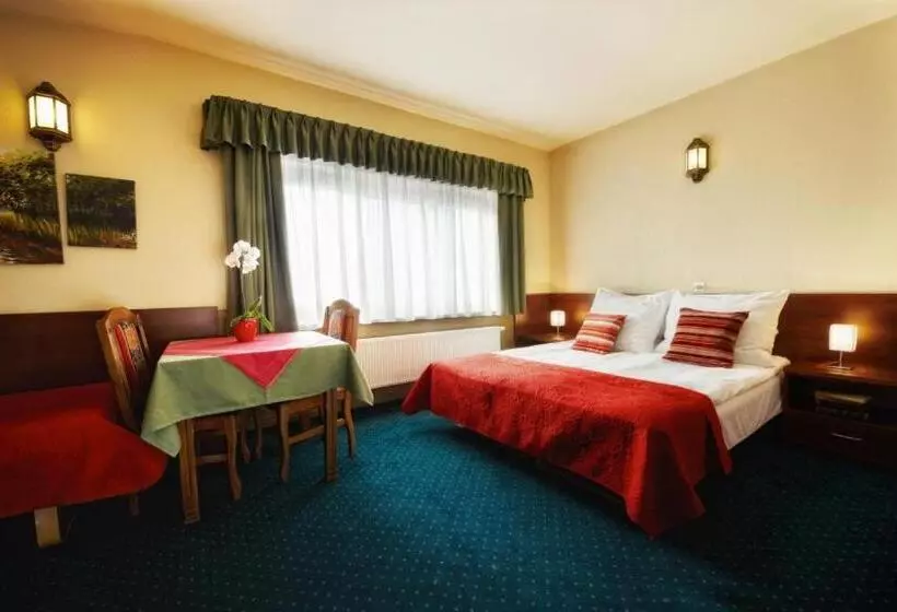 Motelli Noclegi I Restauracja Zodiak