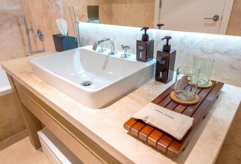 Oceanview Private Condo At 1 Hotel & Homes  906