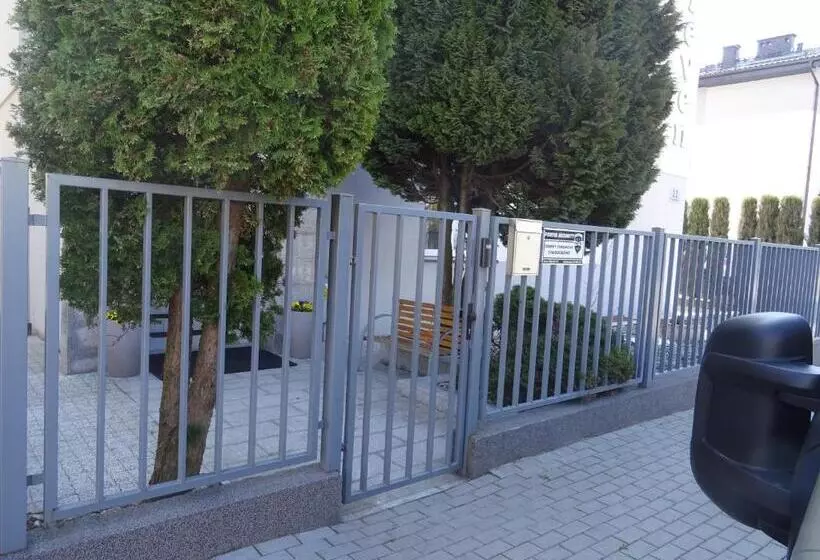 پانسیون Villa Eleven