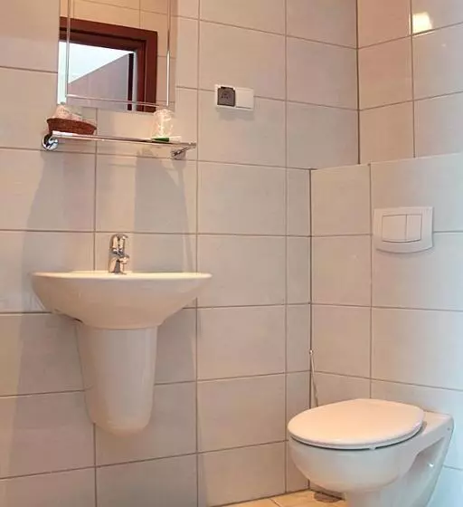 A  Propos Hotel, Restauracja, Club