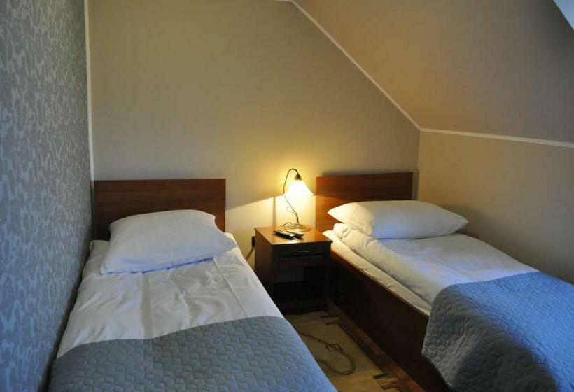 فندق صغير Dworek Biała Dama