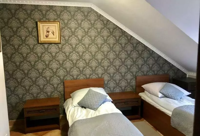 ユースホステル Dworek Biała Dama