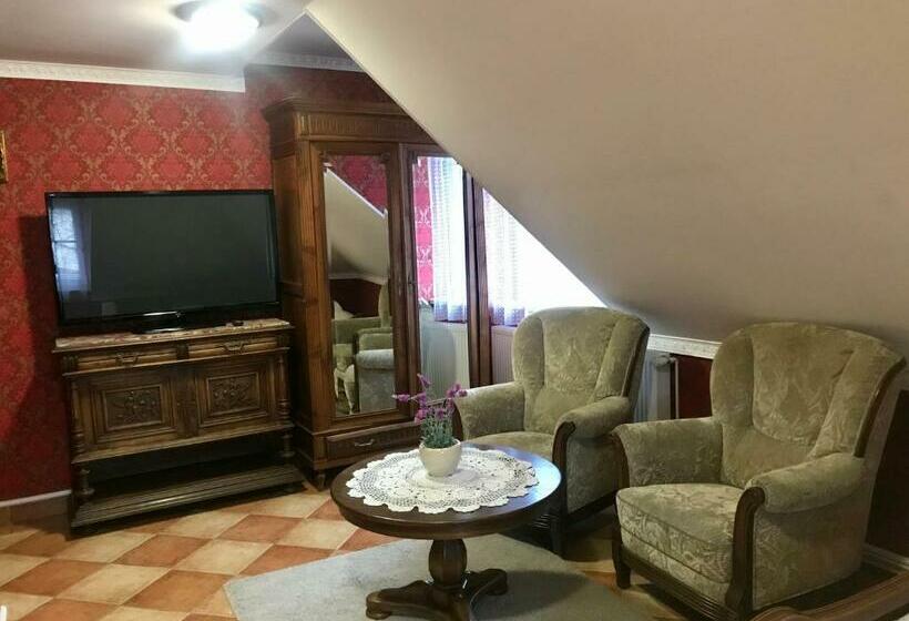 فندق صغير Dworek Biała Dama