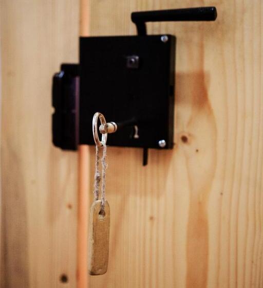 ユースホステル Kremenaros