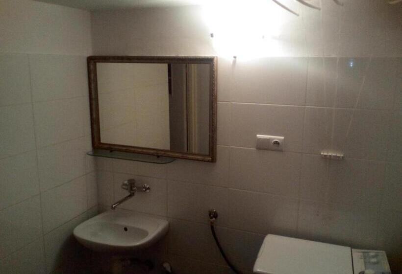 ユースホステル Noclegi Przy Szpitalu