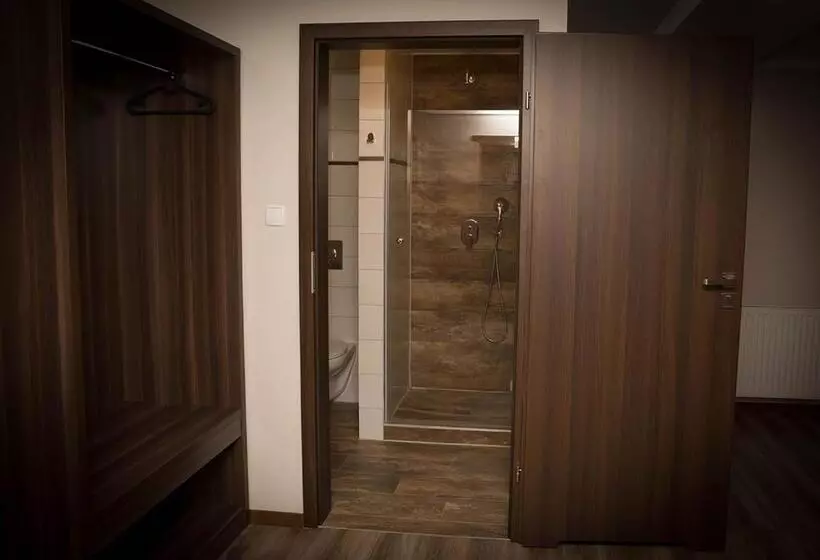 Aamiaismajoitus (B&B) Apartamentowiec Kuźniar