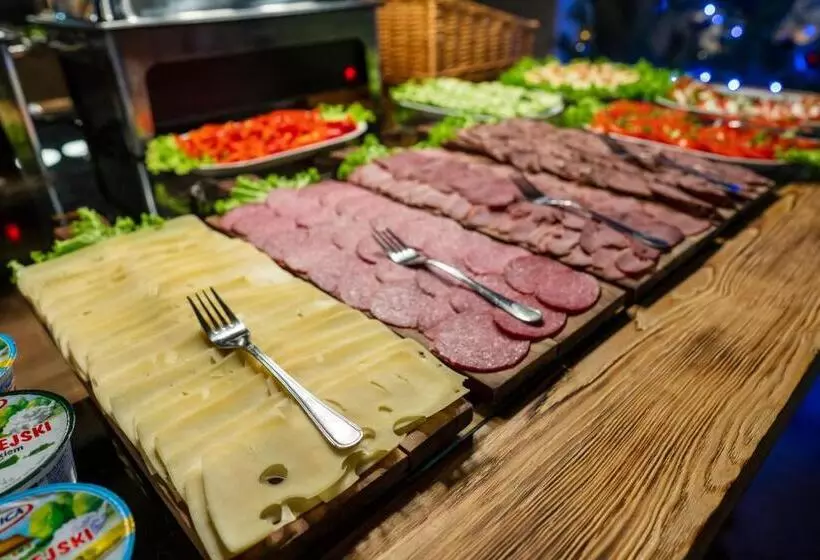 Aamiaismajoitus (B&B) Apartamentowiec Kuźniar