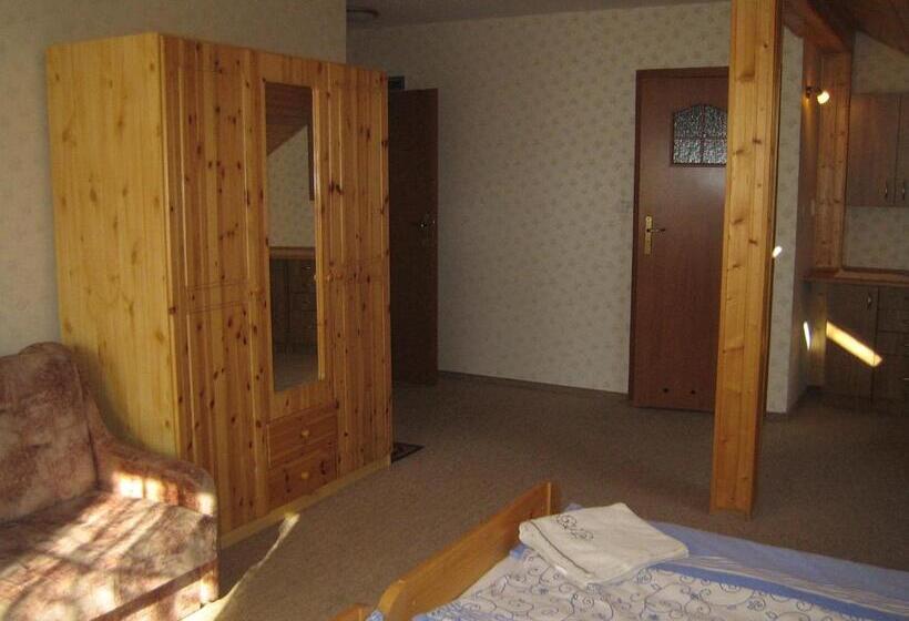 تختخواب و صبحانه Nasz Domek