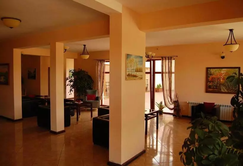 Aamiaismajoitus (B&B) Rezydencja Nad Wigrami Standard & Comfort Rooms