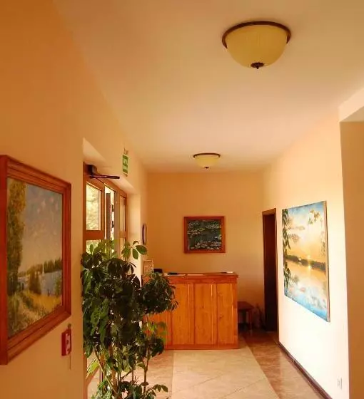 Aamiaismajoitus (B&B) Rezydencja Nad Wigrami Standard & Comfort Rooms