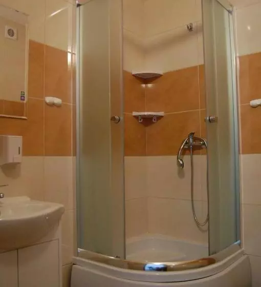 Aamiaismajoitus (B&B) Rezydencja Nad Wigrami Standard & Comfort Rooms