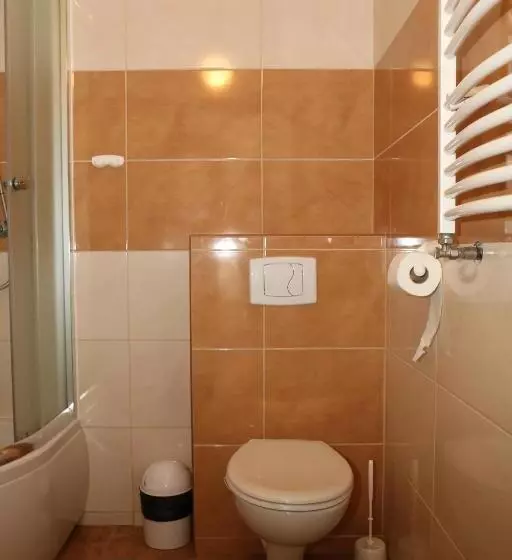 Aamiaismajoitus (B&B) Rezydencja Nad Wigrami Standard & Comfort Rooms