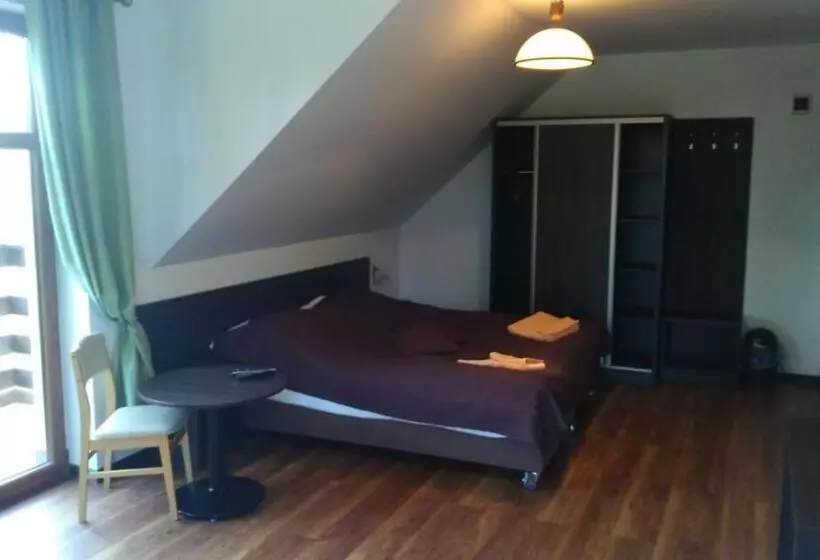 Aamiaismajoitus (B&B) Rezydencja Nad Wigrami Standard & Comfort Rooms