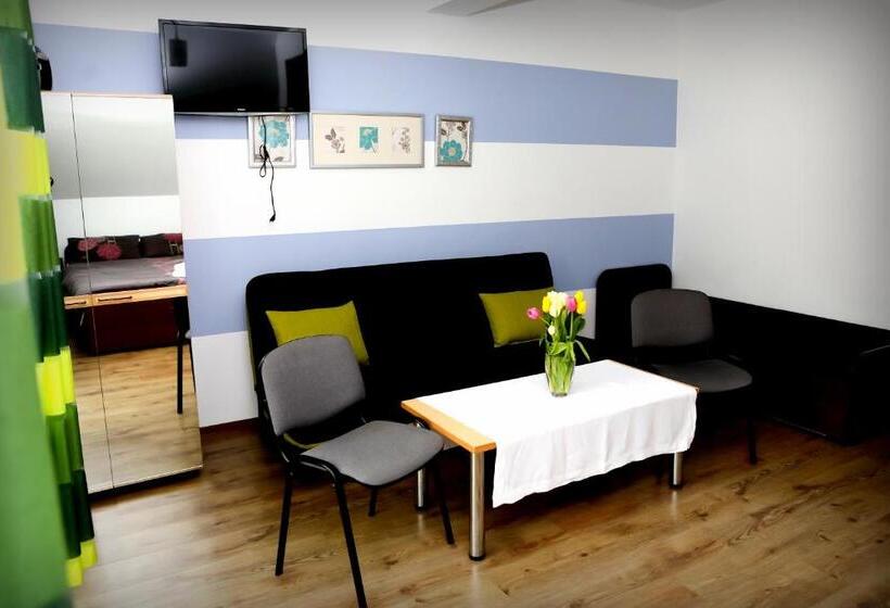 Bed and Breakfast Rezydencja Rowita