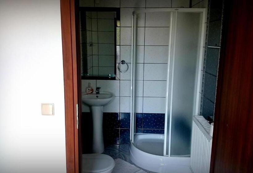 Bed and Breakfast Rezydencja Rowita