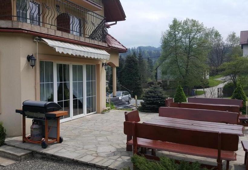 Bed and Breakfast Rezydencja Rowita