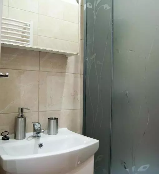Hostelswidnicka24