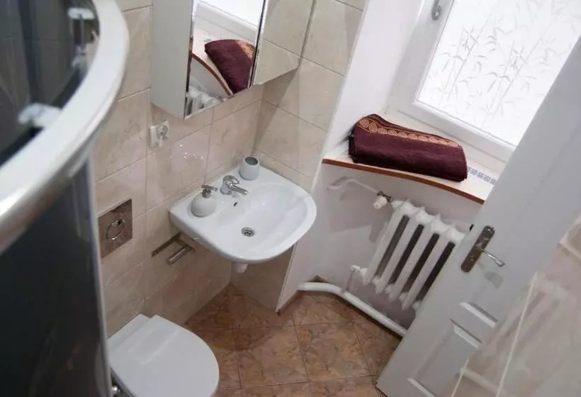 Hostelswidnicka24