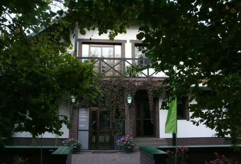 هتل Flora