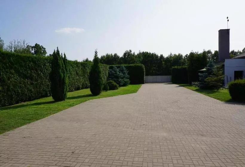 ホテル Kwatery Pracownicze