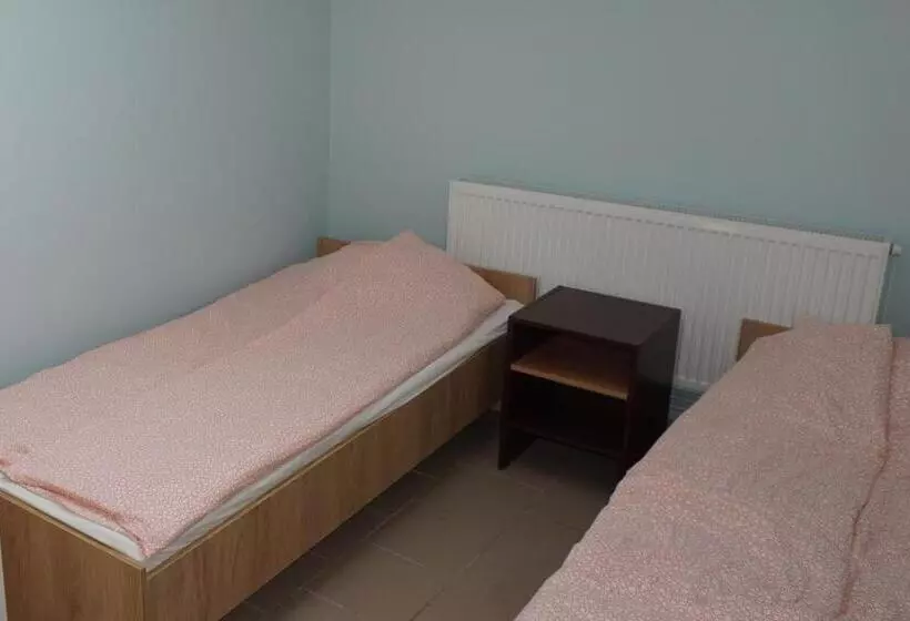 ホテル Kwatery Pracownicze