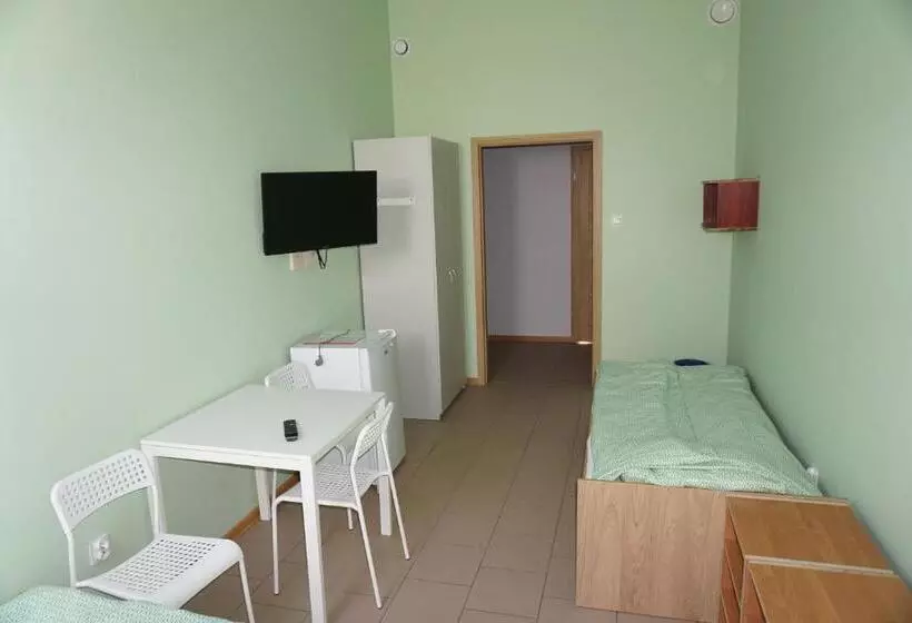 ホテル Kwatery Pracownicze