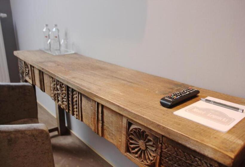 ホテル Legnicki & Restauracja