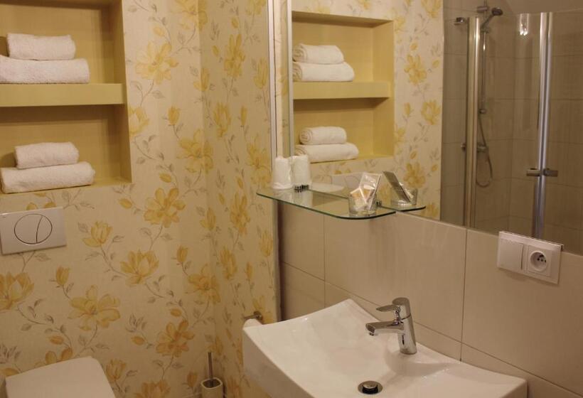 ホテル Legnicki & Restauracja