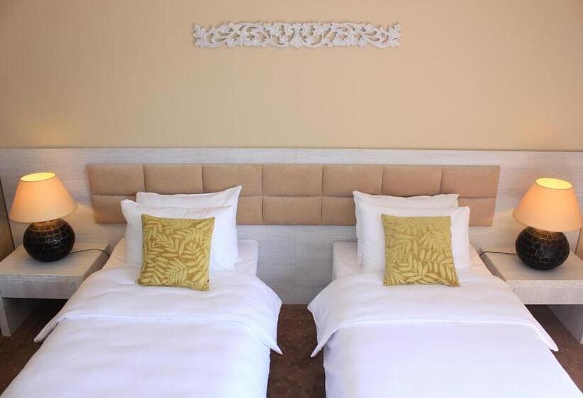 ホテル Legnicki & Restauracja