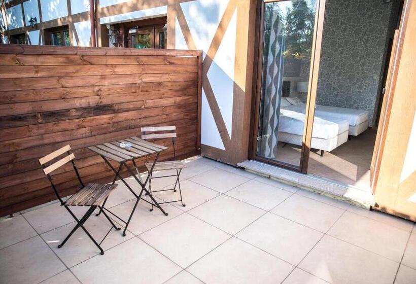 ホテル Legnicki & Restauracja