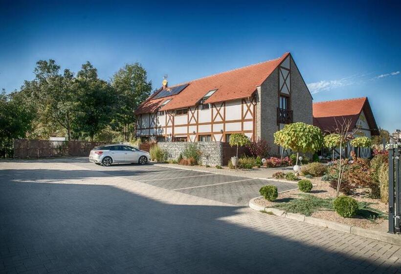 ホテル Legnicki & Restauracja