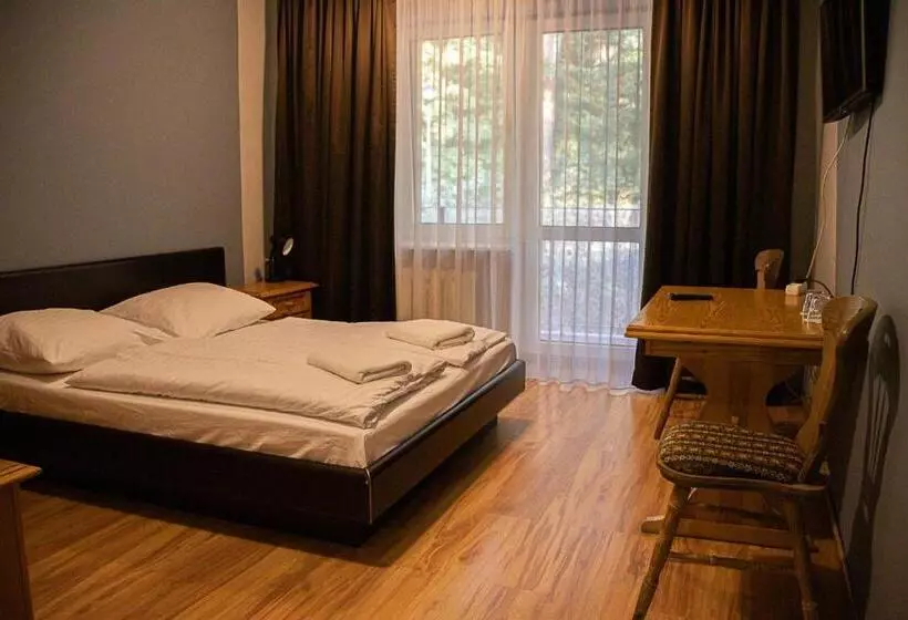 ホテル Olimpik Park