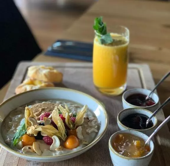 هتل Wiki Sanok Events & Bowling