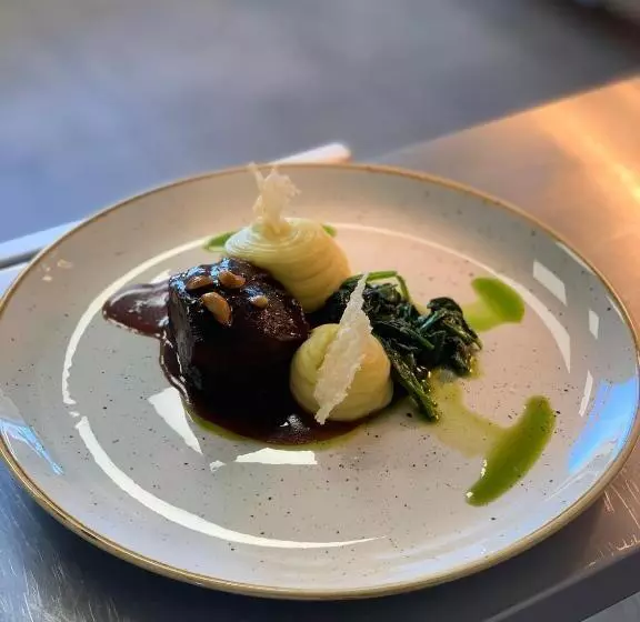 هتل Wiki Sanok Events & Bowling