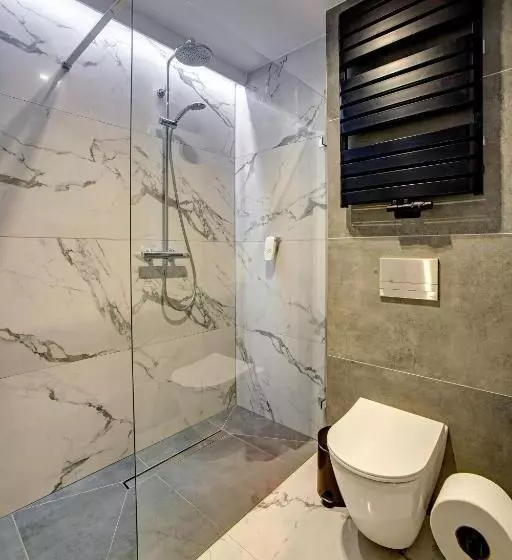 هتل Wiki Sanok Events & Bowling