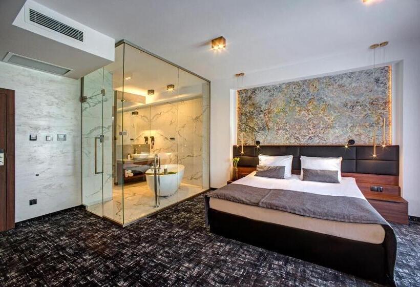 호텔 Wiki Sanok Events & Bowling