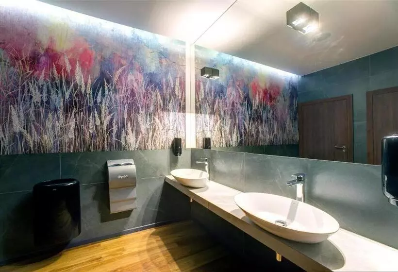 هتل Wiki Sanok Events & Bowling