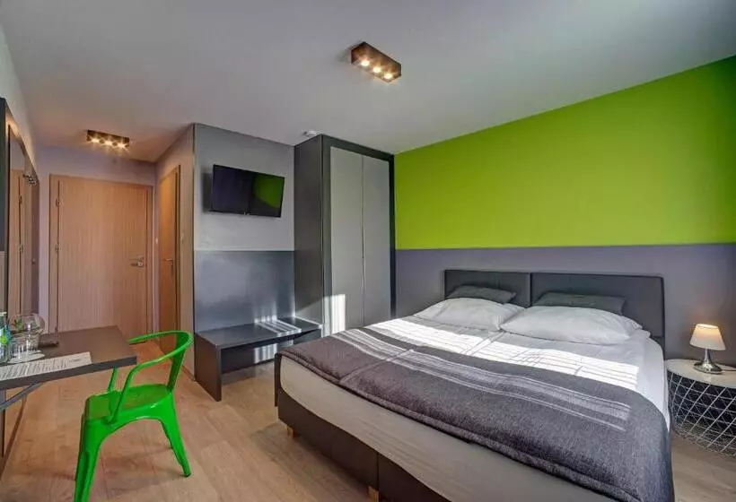 هتل Wiki Sanok Events & Bowling