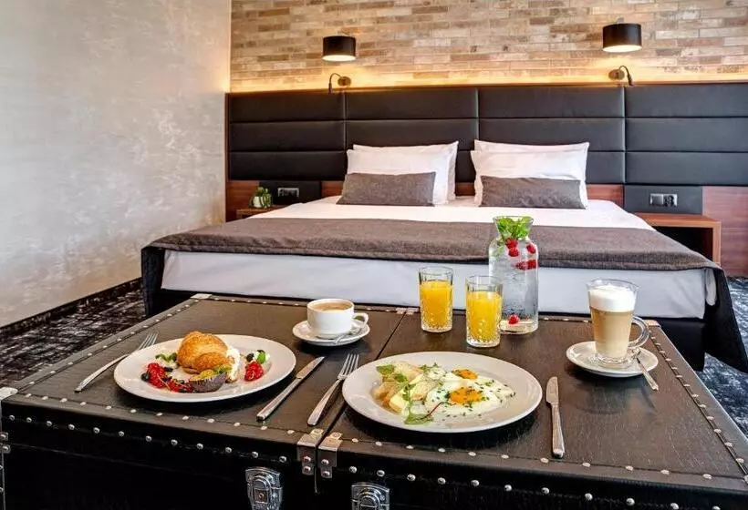 هتل Wiki Sanok Events & Bowling