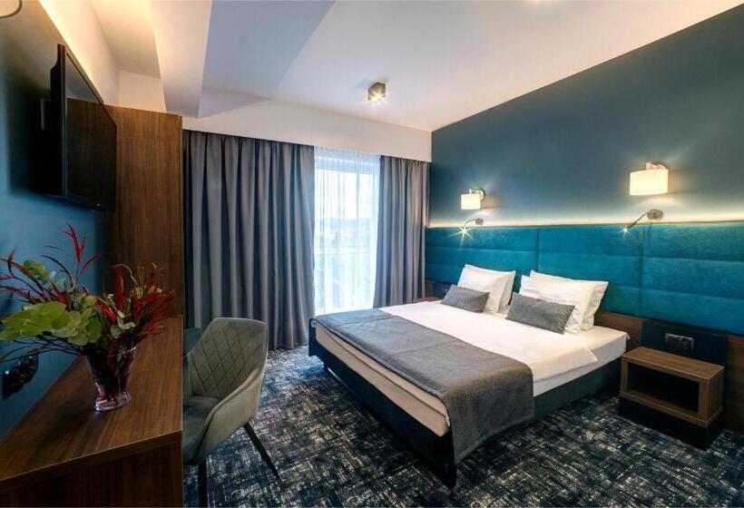 호텔 Wiki Sanok Events & Bowling