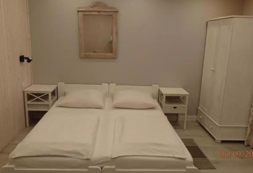 ペンション Villa Pod Orzechem W Zaniemyślu