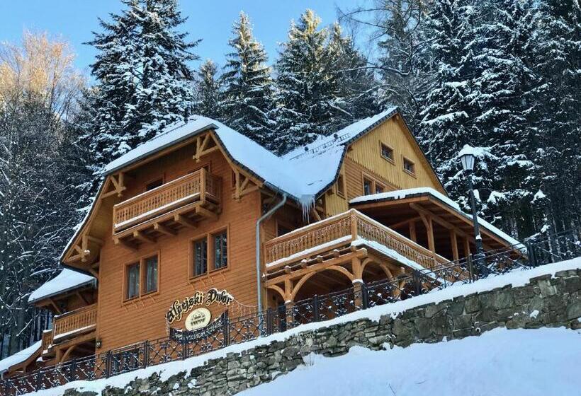 Pensjonat Alpejski Dwór