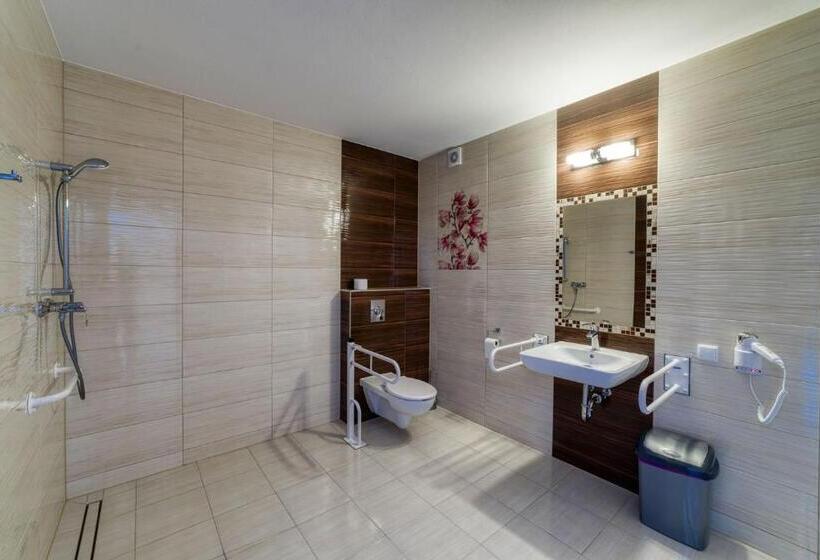 تختخواب و صبحانه Góralski Dworek