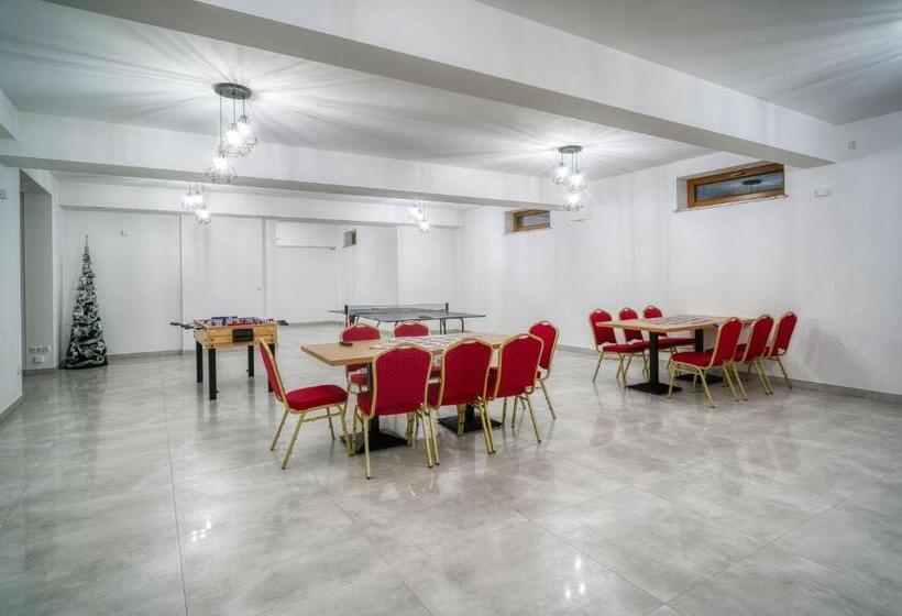 تختخواب و صبحانه Góralski Dworek