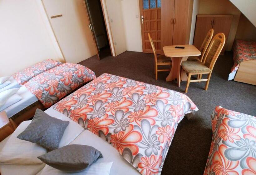 Bed & Breakfast U Hani W Pobliżu Gorący Potok I Termy