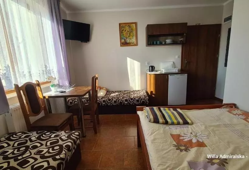 Majatalo Willa Admiralska