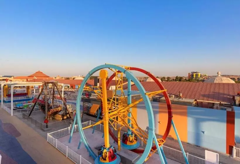 リゾートホテル Neverland City Hurghada Pickalbatros